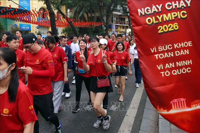 Cán bộ, chiến sĩ Công an nhân dân và người dân tham gia Ngày chạy Olympic 2026 