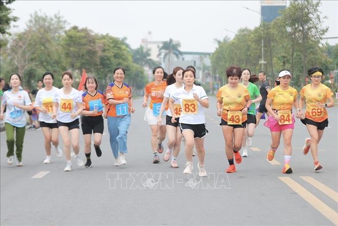 Các VĐV tham gia Giải chạy Báo Hà Nội mới lần thứ II – Vì hòa bình năm 2026. Ảnh: Minh Quyết - TTXVN
