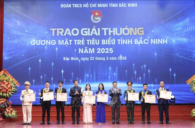 Ban Tổ chức tuyên dương Gương mặt trẻ tiêu biểu tỉnh Bắc Ninh năm 2025. Ảnh: Thanh Thương - TTXVN
