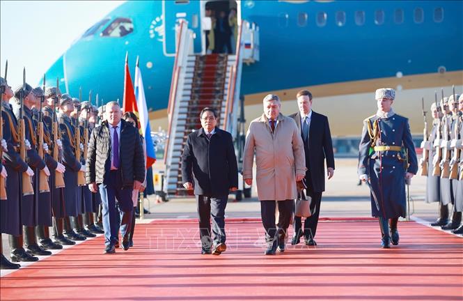 Lễ đón chính thức Thủ tướng Phạm Minh Chính thăm LB Nga được tổ chức trang trọng Sân bay quốc tế Vnukovo 2, do Thứ trưởng Bộ Ngoại giao LB Nga Rudenko Andrey Yurevych chủ trì. Ảnh: Dương Giang – TTXVN