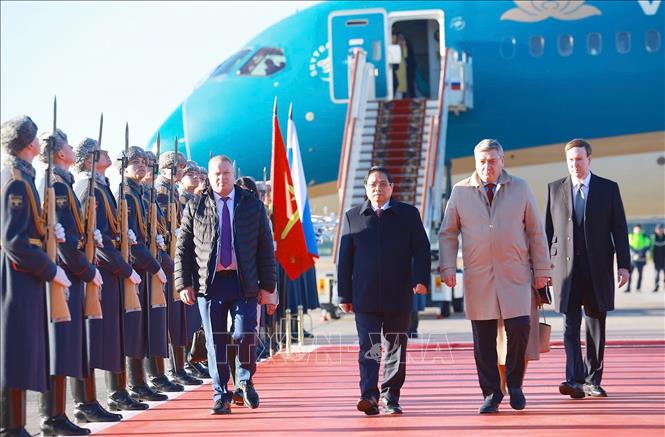 Lễ đón chính thức Thủ tướng Phạm Minh Chính thăm LB Nga được tổ chức trang trọng Sân bay quốc tế Vnukovo 2, do Thứ trưởng Bộ Ngoại giao LB Nga Rudenko Andrey Yurevych chủ trì. Ảnh: Dương Giang – TTXVN