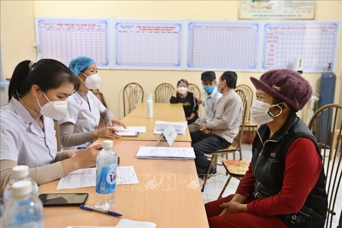 Dự án USAID Hỗ trợ Chấm dứt Bệnh lao thuộc Tổ chức FHI 360 phối hợp với Chương trình Chống lao Quốc gia và Bệnh viện Phổi Trung ương triển khai hoạt động phát hiện chủ động ca bệnh lao và lao tiềm ẩn tại cộng đồng tại Thái Bình. Ảnh: Minh Quyết - TTXVN