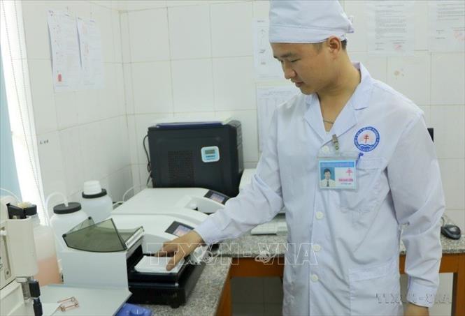 Xét nghiệm phát hiện bệnh lao tại Bệnh viện Lao và Bệnh viện Phổi Hải Phòng. Ảnh: Minh Thu - TTXVN