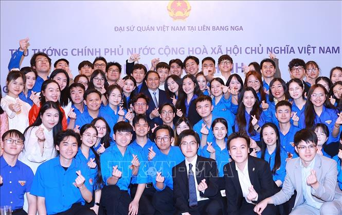 Thủ tướng Phạm Minh Chính với thanh niên, sinh viên Việt Nam đang học tập và nghiên cứu tại Liên bang Nga. Ảnh: Dương Giang-TTXVN
