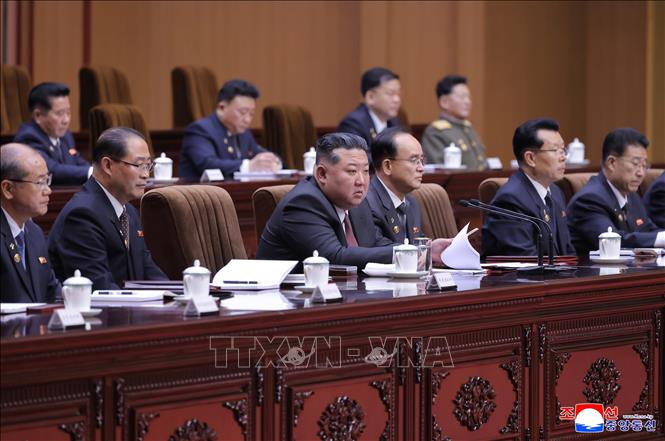 Nhà lãnh đạo Triều Tiên Kim Jong Un (thứ 3, trái) dự kỳ họp thứ nhất của Quốc hội tại Bình Nhưỡng, ngày 22/3/2026. Ảnh: Yonhap/TTXVN