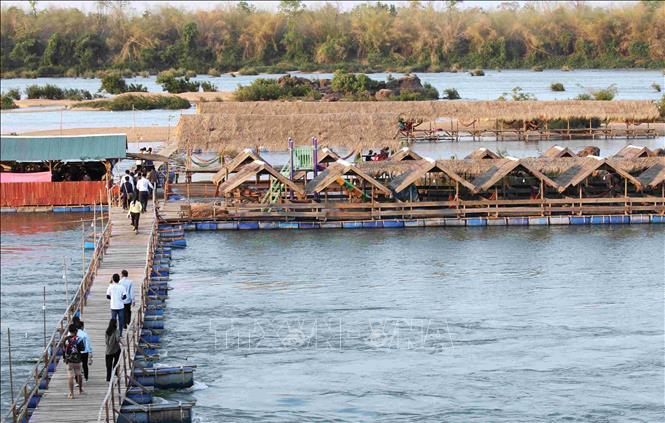 Cách thành phố Stung Treng khoảng 15km, khu du lịch cộng đồng cồn “Koh Meas Sesan” ẩn mình giữa dòng Sesan thuộc địa phận ấp Kamphun (xã Kamphun, huyện Sesan, tỉnh Stung Treng) đang trở thành điểm đến hấp dẫn du khách. Ảnh: Huỳnh Thảo - PV TTXVN tại Campuchia