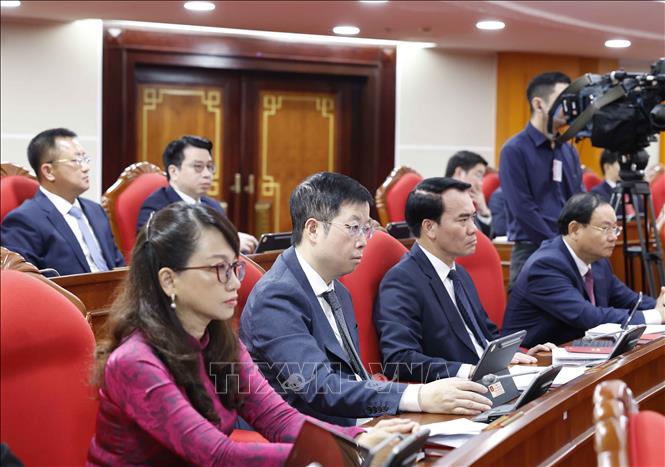 Đại biểu dự khai mạc Hội nghị lần thứ hai Ban Chấp hành Trung ương Đảng khoá XIV. Ảnh: Thống Nhất - TTXVN