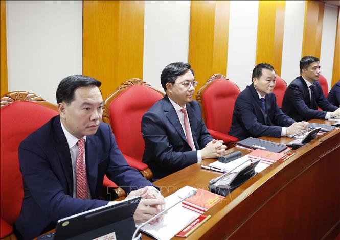 Đại biểu dự khai mạc Hội nghị lần thứ hai Ban Chấp hành Trung ương Đảng khoá XIV. Ảnh: Thống Nhất - TTXVN