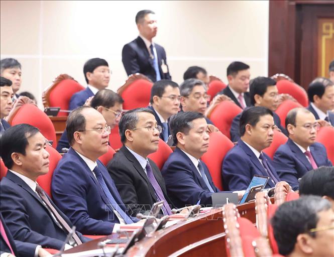 Đại biểu dự khai mạc Hội nghị lần thứ hai Ban Chấp hành Trung ương Đảng khoá XIV. Ảnh: Thống Nhất - TTXVN