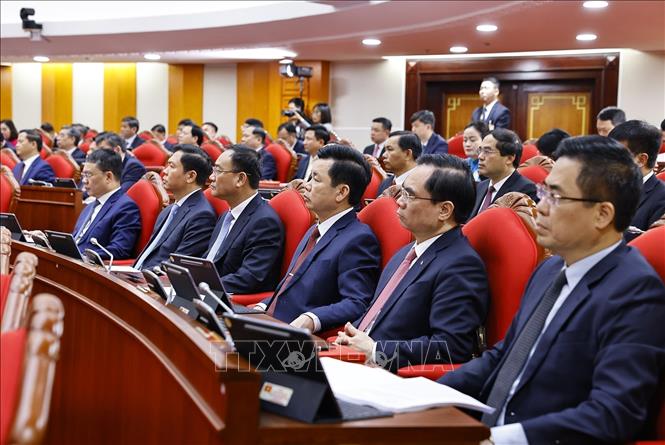 Đại biểu dự khai mạc Hội nghị lần thứ hai Ban Chấp hành Trung ương Đảng khoá XIV. Ảnh: Doãn Tấn - TTXVN