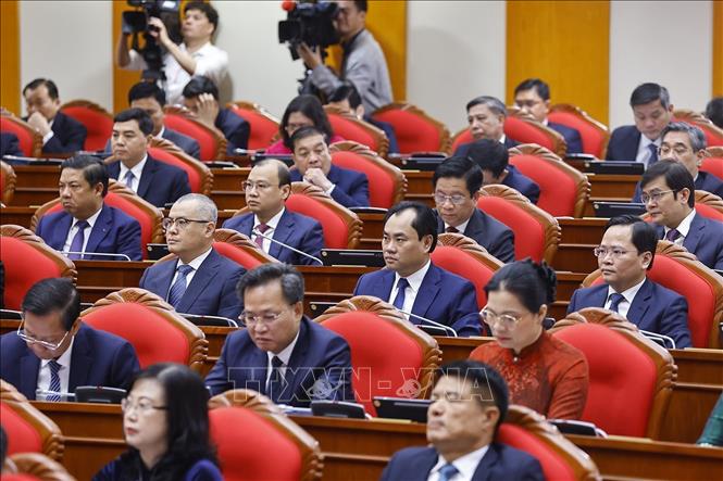 Đại biểu dự khai mạc Hội nghị lần thứ hai Ban Chấp hành Trung ương Đảng khoá XIV. Ảnh: Doãn Tấn - TTXVN