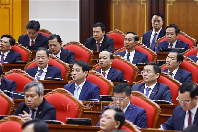 Đại biểu dự khai mạc Hội nghị lần thứ hai Ban Chấp hành Trung ương Đảng khoá XIV. Ảnh: Doãn Tấn - TTXVN