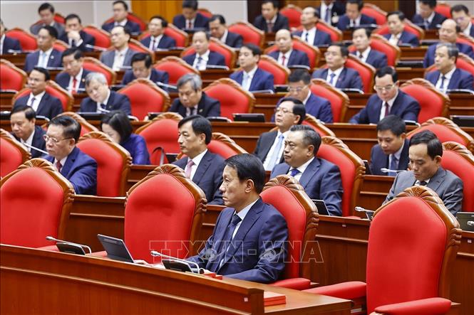 Đại biểu dự khai mạc Hội nghị lần thứ hai Ban Chấp hành Trung ương Đảng khoá XIV. Ảnh: Doãn Tấn - TTXVN