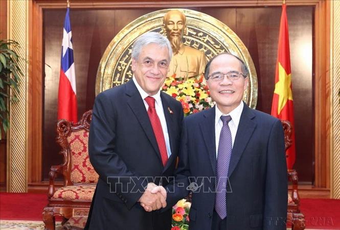 Chủ tịch Quốc hội Nguyễn Sinh Hùng hội kiến Tổng thống Chile Sebastian Piñera Echenique sang thăm Việt Nam (22/3/2012). Ảnh: Nhan Sáng - TTXVN