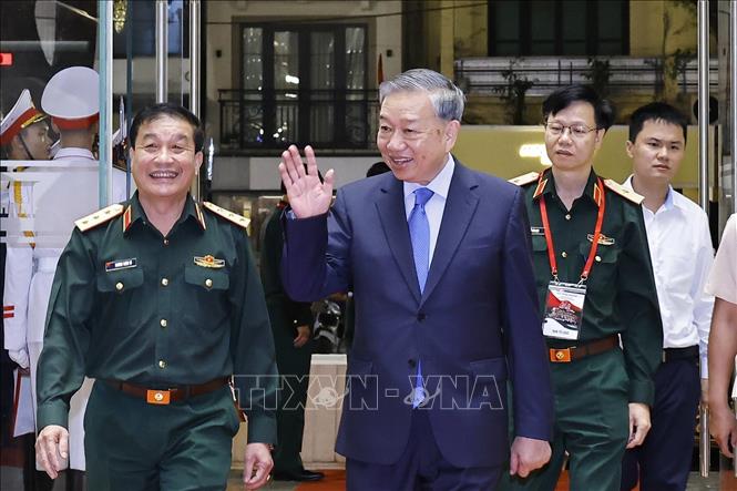 Tổng Bí thư Tô Lâm đến dự chương trình nghệ thuật 