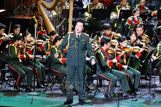 Chương II - Ngôi sao trên mũ – Màu cờ trong tim: Đây là chương nhạc khắc họa đậm nét hình tượng Bộ đội Cụ Hồ. Ảnh: Doãn Tấn - TTXVN