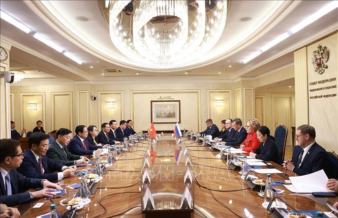 Thủ tướng Phạm Minh Chính hội kiến Chủ tịch Hội đồng Liên bang Nga Valentina Matviyenko. Ảnh: Dương Giang-TTXVN