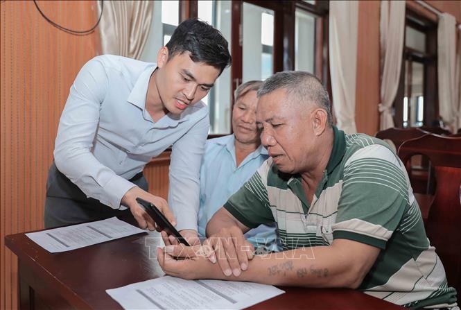 Ngư dân tham dự tập huấn tại Lý Sơn về bảo tồn biển, rùa biển và hệ sinh thái biển; được trang bị kiến thức, kỹ năng cứu hộ, giám sát, góp phần lan tỏa ý thức bảo vệ đại dương bền vững. Ảnh: Phan Phương – TTXVN