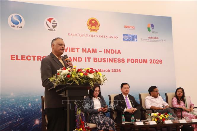 Ông Sudhanshu Mittal - Giám đốc Giải pháp kỹ thuật của Hiệp hội các công ty dịch vụ và phần mềm quốc gia Ấn Độ (NASSCOM), phát biểu tại diễn đàn. Ảnh: Quang Trung - p/v TTXVN tại Ấn Độ