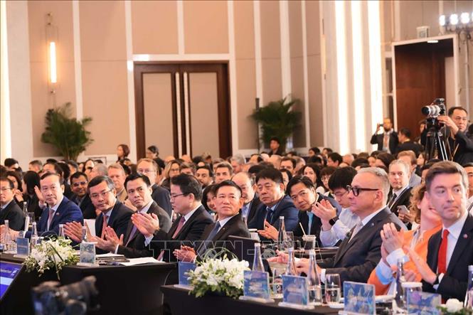 Phó Thủ tướng Hồ Đức Phớc và các đại biểu tham dự Diễn đàn. Ảnh: Hoàng Hiếu - TTXVN
