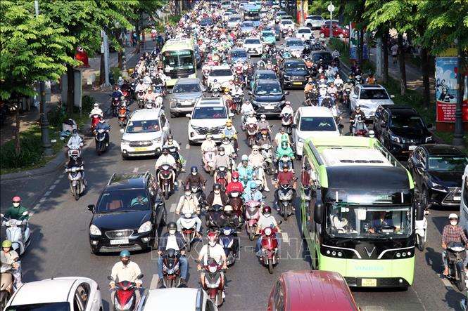 Hiện xe buýt điện chiếm trên 60% mạng lưới xe buýt tại TP. Hồ Chí Minh. Ảnh: Tiến Lực - TTXVN