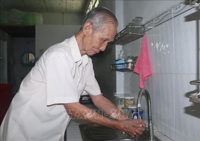 Nguồn nước sạch sinh hoạt hiện ở một số xã, phường tại Cà Mau vẫn đảm bảo phục vụ cho người dân. Ảnh: Tuấn Phi - TTXVN 