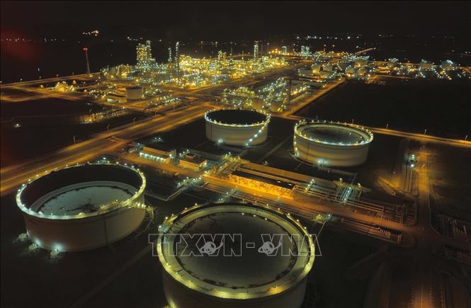Sản lượng tại Nhà máy Lọc dầu Dung Quất tăng 10,5%, đủ nguyên liệu sản xuất đến hết tháng 4, đầu tháng 5/2026. Ảnh: TTXVN