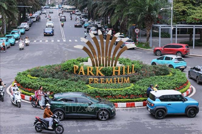 Xe điện đang ngày càng hiện diện nhiều trong đời sống hàng ngày của người dân. Ảnh: Hoàng Hiếu - TTXVN