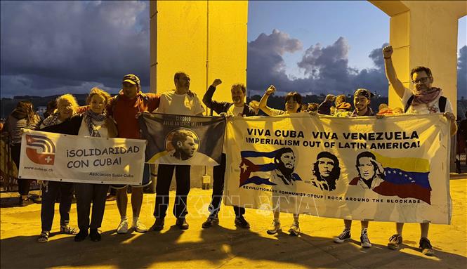 Bạn bè quốc tế bày tỏ tình hữu nghị với Cuba. Ảnh: Việt Hùng - PV TTXVN tại Cuba