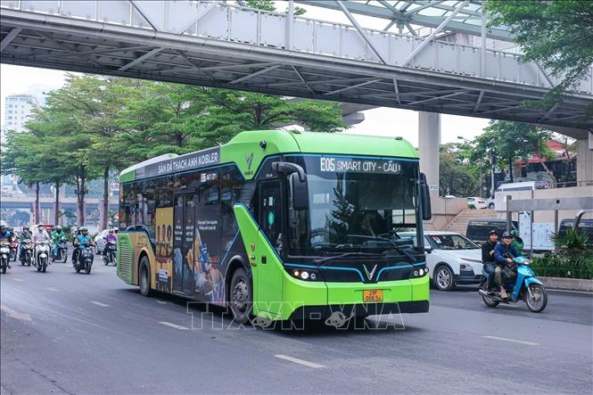 Các phương tiện xe điện ngày càng góp phần thay đổi diện mạo giao thông đô thị theo hướng văn minh, hiện đại, thân thiện với môi trường. Ảnh: Hoàng Hiếu - TTXVN