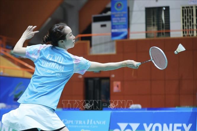 VĐV Vũ Thị Trang (Việt Nam) thi đấu nội dung đơn nữ gặp VĐV Liang Ting Yu đến từ (Đài Bắc Trung Hoa). Ảnh: Minh Quyết - TTXVN