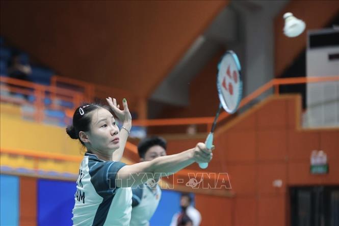 Cặp VĐV Trần Đình Mạnh - Phạm Thị Khánh (Việt Nam) thi đấu xuất sắc, giành chiến thắng 2-0 trước cặp VĐV Ravikrishna - Ananthakumar (UAE) ở nội dung đôi nam nữ. Ảnh: Minh Quyết - TTXVN