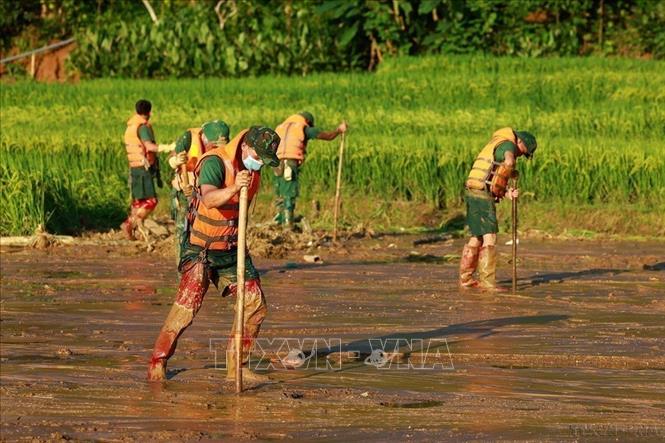 Lực lượng quân đội tìm kiếm các nạn nhân mất tích do sạt lở đất tại làng Nủ, xã Phúc Khánh, huyện Bảo Yên (Lào Cai, 12/9/2024). Ảnh: Dương Giang-TTXVN