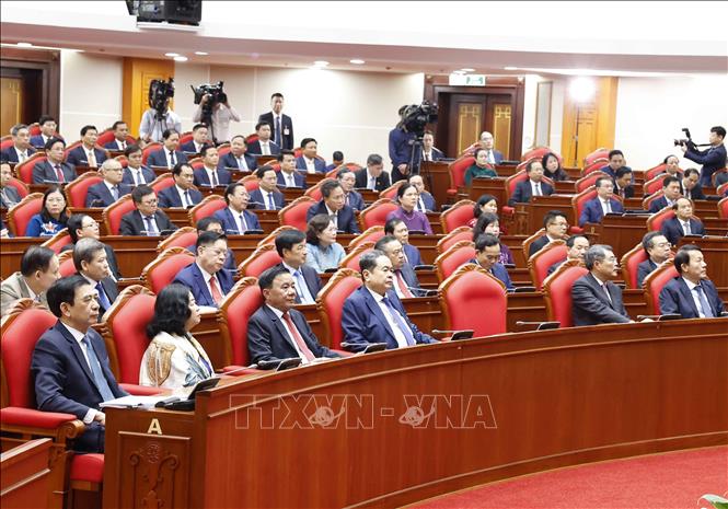 Các đại biểu dự phiên Bế mạc Hội nghị lần thứ hai Ban Chấp hành Trung ương Đảng khoá XIV. Ảnh: Thống Nhất – TTXVN