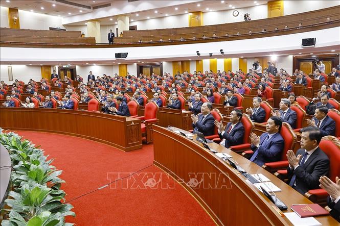 Các đại biểu dự phiên Bế mạc Hội nghị lần thứ hai Ban Chấp hành Trung ương Đảng khoá XIV. Ảnh: Doãn Tấn - TTXVN