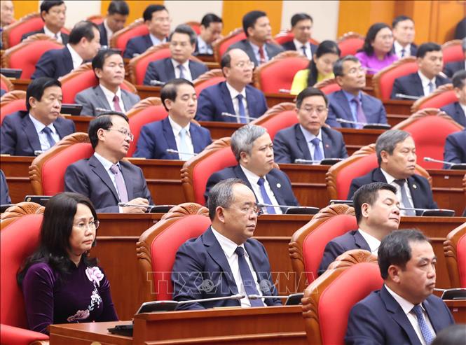 Các đại biểu dự phiên Bế mạc Hội nghị lần thứ hai Ban Chấp hành Trung ương Đảng khoá XIV. Ảnh: Thống Nhất – TTXVN