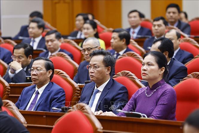 Các đại biểu dự phiên Bế mạc Hội nghị lần thứ hai Ban Chấp hành Trung ương Đảng khoá XIV. Ảnh: Doãn Tấn - TTXVN