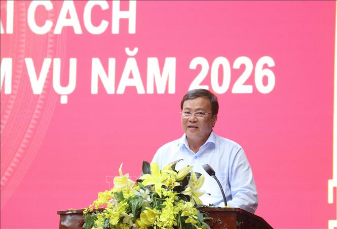 Chủ tịch UBND tỉnh Tây Ninh Lê Văn Hẳn phát biểu tại hội nghị. Ảnh: Bùi Giang - TTXVN