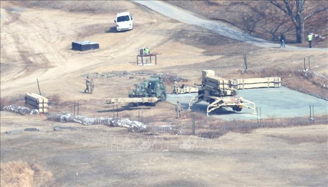 Hệ thống phòng thủ khu vực tầm cao cuối cùng (THAAD) được triển khai tại căn cứ quân sự của Mỹ ở Seongju, Hàn Quốc ngày 5/3/2026. Ảnh: Yonhap/TTXVN