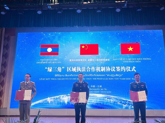 Đại diện các bên ký biên bản ghi nhớ cơ chế hợp tác. Ảnh: TTXVN phát