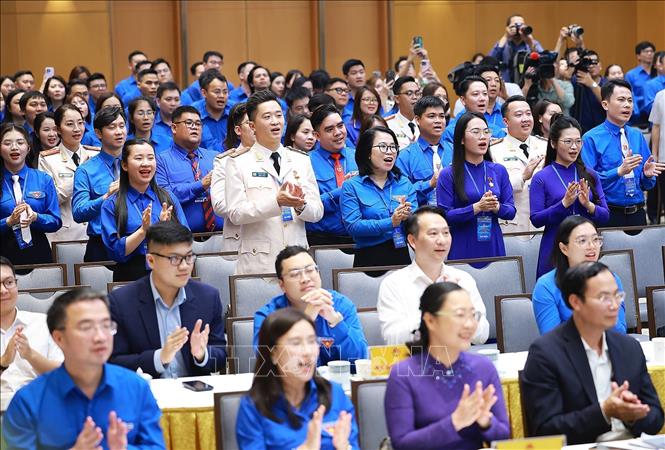 Các Gương mặt trẻ Việt Nam tiêu biểu, triển vọng và cán bộ đoàn tiêu biểu tham dự buổi gặp Thủ tướng Chính phủ. Ảnh: Dương Giang-TTXVN