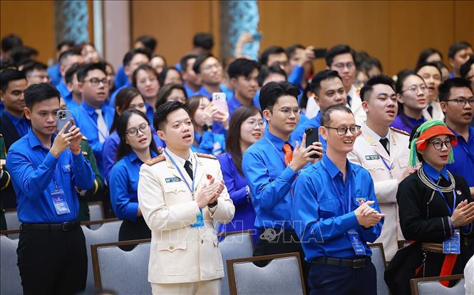 Các Gương mặt trẻ Việt Nam tiêu biểu, triển vọng và cán bộ đoàn tiêu biểu tham dự buổi gặp Thủ tướng Chính phủ. Ảnh: Dương Giang-TTXVN