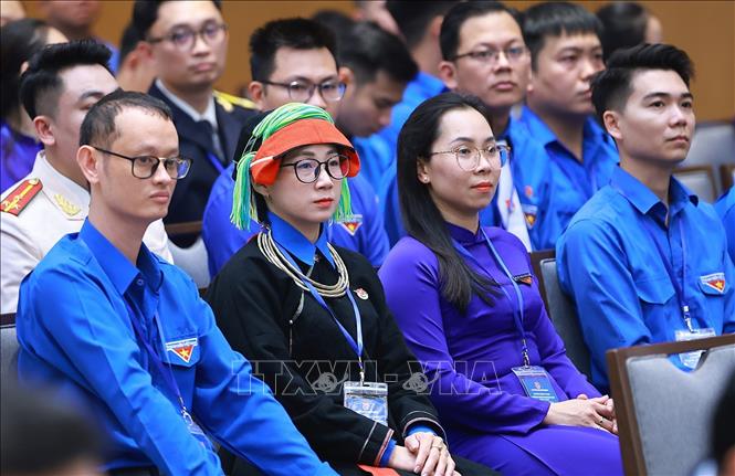 Các Gương mặt trẻ Việt Nam tiêu biểu, triển vọng và cán bộ đoàn tiêu biểu tham dự buổi gặp Thủ tướng Chính phủ. Ảnh: Dương Giang-TTXVN
