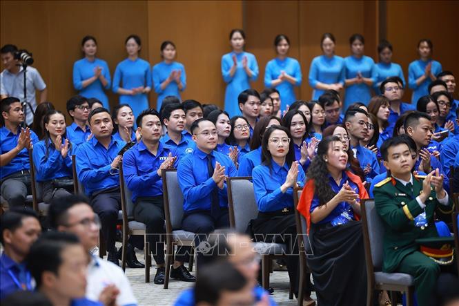 Các Gương mặt trẻ Việt Nam tiêu biểu, triển vọng và cán bộ đoàn tiêu biểu tham dự buổi gặp Thủ tướng Chính phủ. Ảnh: Dương Giang-TTXVN
