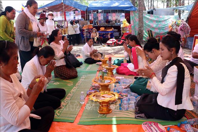 Các hoạt động sinh hoạt văn hóa của đồng bào Khmer địa phương diễn ra trong khuôn khổ buổi lễ. Ảnh: Trung Kiên - TTXVN