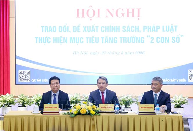 Bộ trưởng Bộ Tư pháp Nguyễn Hải Ninh cùng các đại biểu chủ trì hội nghị. Ảnh: Pham Kiên - TTXVN