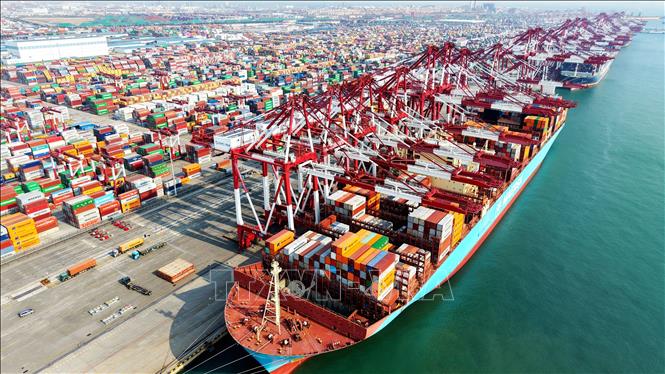 Cảng hàng hóa Thanh Đảo, tỉnh Sơn Đông, Trung Quốc. Ảnh: THX/TTXVN