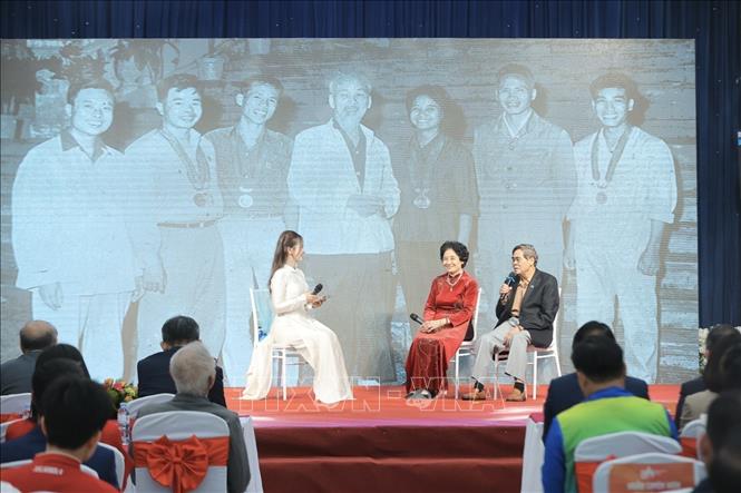 Toạ đàm “Ôn lại những kỷ niệm với Bác Hồ”. Ảnh: Minh Quyết - TTXVN