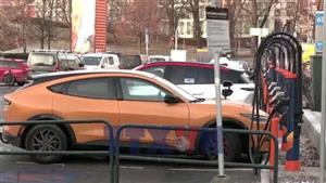 Doanh số xe điện cũ tại châu Âu tăng mạnh do giá xăng leo thang