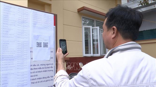 UBND phường Phù Liễn ứng dụng linh hoạt công nghệ thông tin trong giải phóng mặt bằng. Ảnh: Hoàng Ngọc – TTXVN 